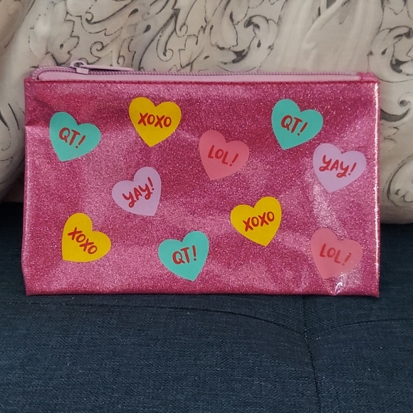 unknown Handbags - Makeup Bag XOXO